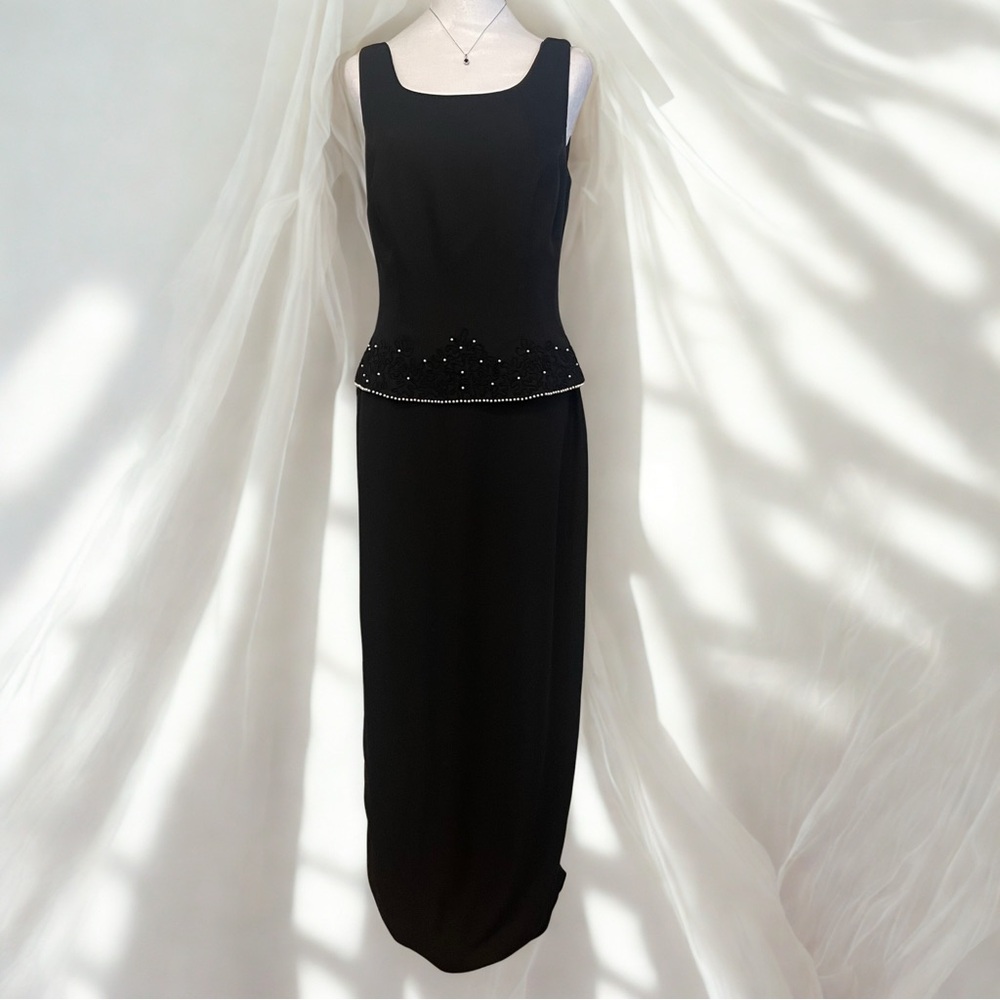 Elegant Black Maxi Dress